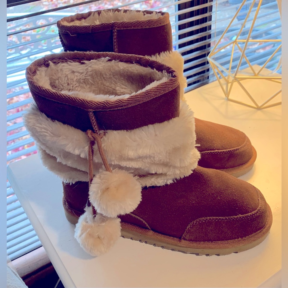 UGG Brown Ankle Boots with Cream Fur